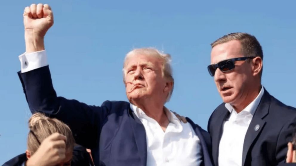 Tras el intentó de asesinato en su contra, Donald Trump publicó un comunicado en el que reveló que el disparo le "perforó" una oreja y expresó sus condolencias por las víctimas.