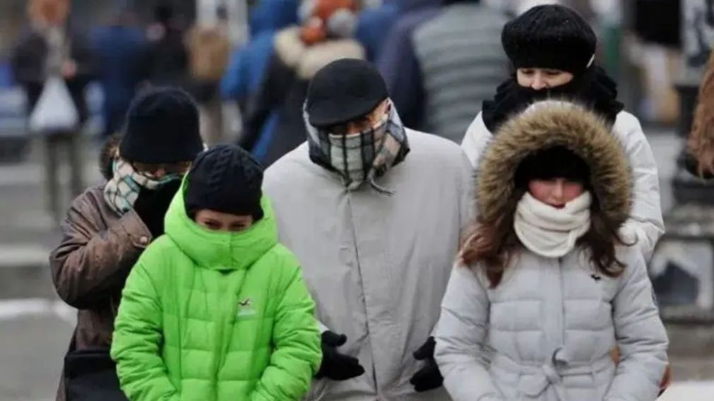 Alerta roja por frío extremo en 11 provincias y temor por el efecto a nivel salud que este puede generar.