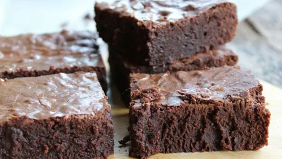 Brownie saludable con mínimos ingredientes y mucho sabor.