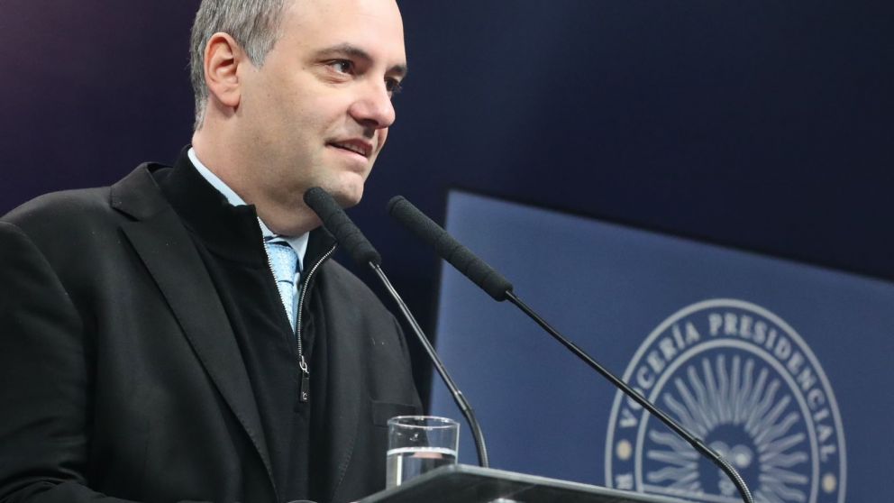 Adorni señaló este viernes que se trata de "un tema muy complejo" pero aseguró que el Gobierno tiene intención de resolverlo.