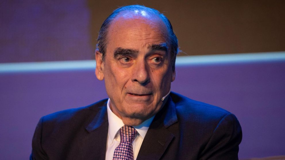 Francos pidió "ponerse la camiseta" a los empresarios para que el país pueda crecer.