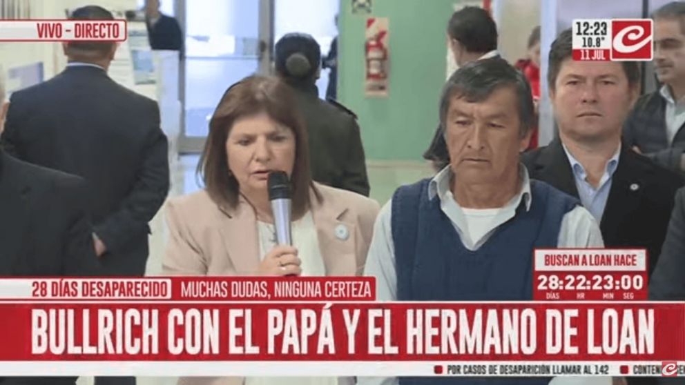 Patricia Bullrich junto a José Peña, el padre de Loan.