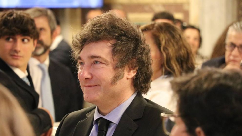 Javier Milei celebró que la inflación estuvo por debajo del 5% en junio y criticó a los "econochantas"
