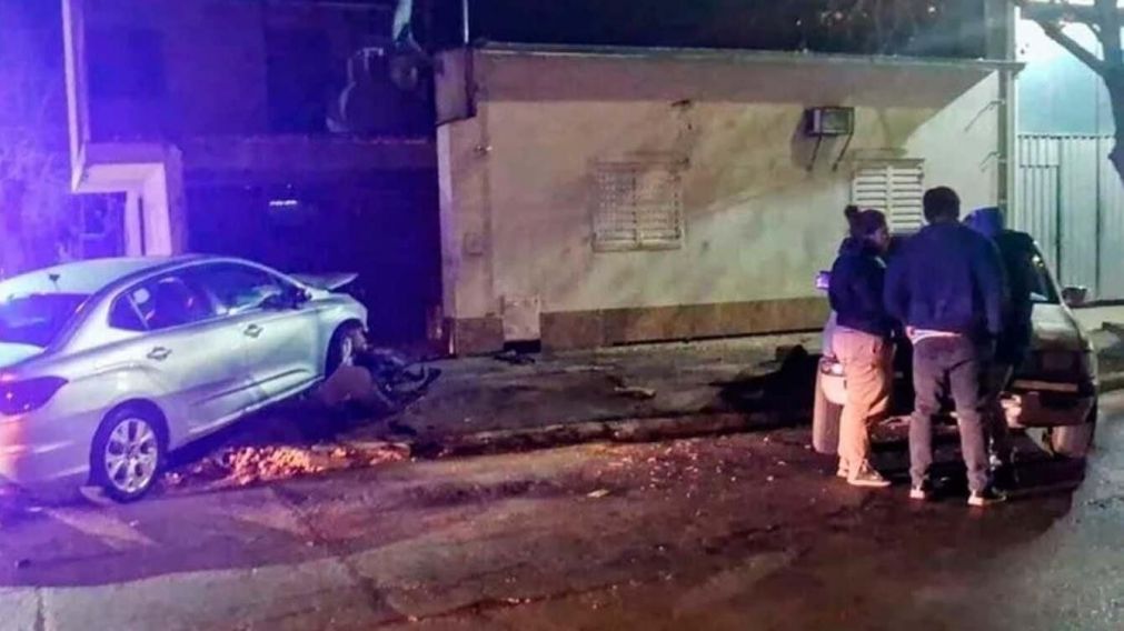 El fiscal fue reducido por los vecinos, quienes descubrieron que estaba alcoholizado.