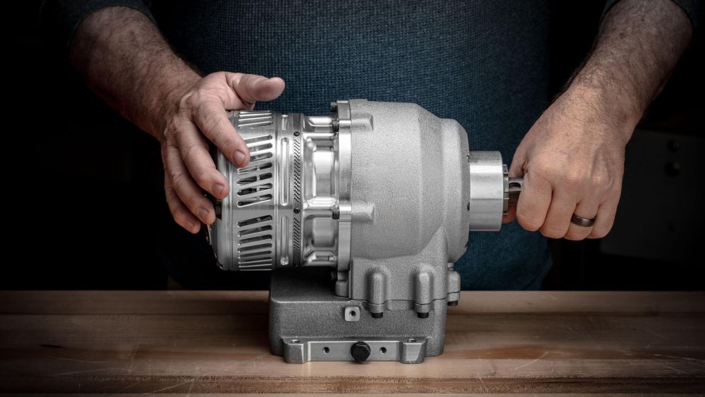 El nuevo motor apenas pesa algo más de 10 kilos (Twitter).