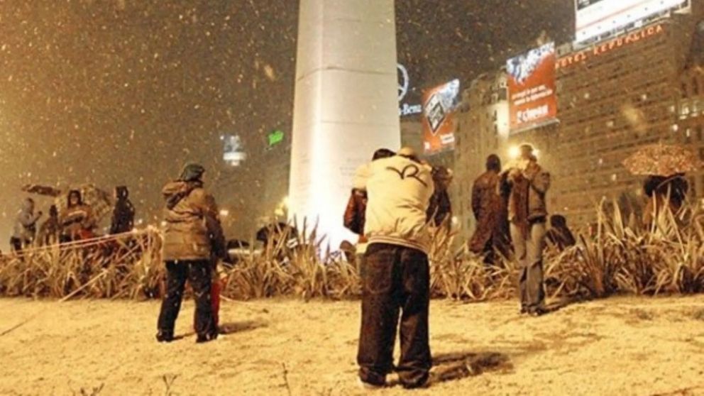 Ese 9 de julio tambi�n se registraron nevadas en Santa Fe, C�rdoba, San Luis, Mendoza, San Juan, La Rioja y Catamarca.