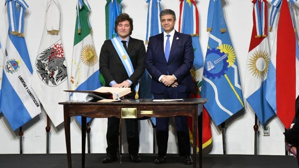 Jorge Macri con Javier Milei en la Casa Histórica de Tucumán.