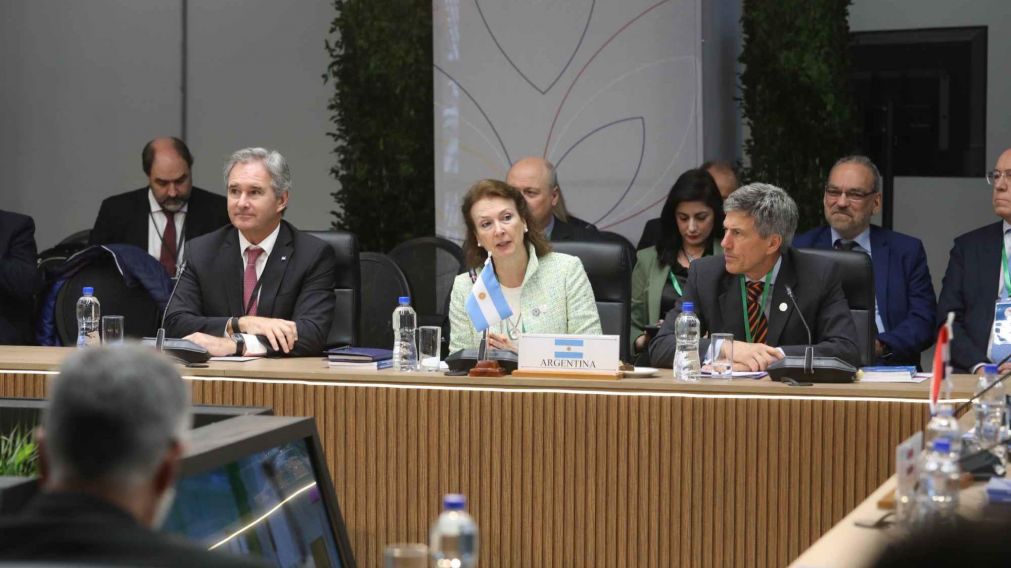 En la cumbre del Mercosur, Diana Mondino pidió "un shock de adrenalina" para agilizar el comercio intrazona y avanzar con acuerdos internacionales.
