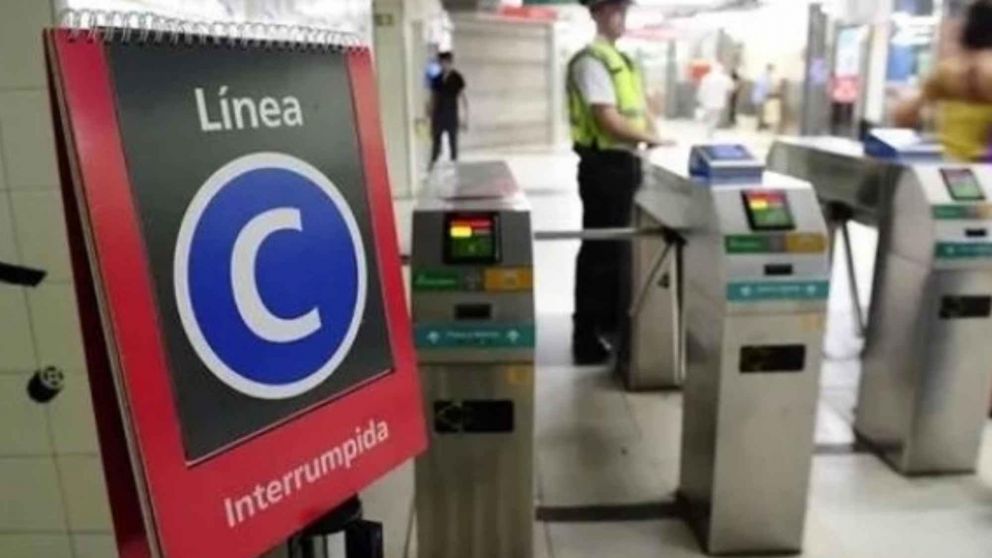 ¡AHORA! Subte: paro en la línea C, servicio interrumpido por medida de fuerza gremial.