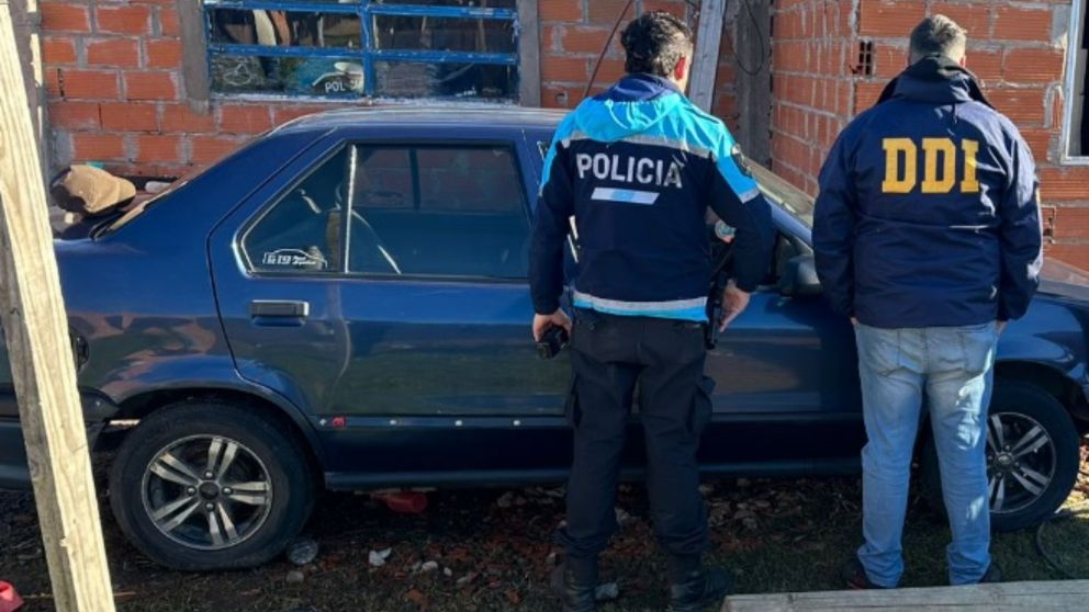 Este es el coche que fue recuperado por los investigadores policiales.