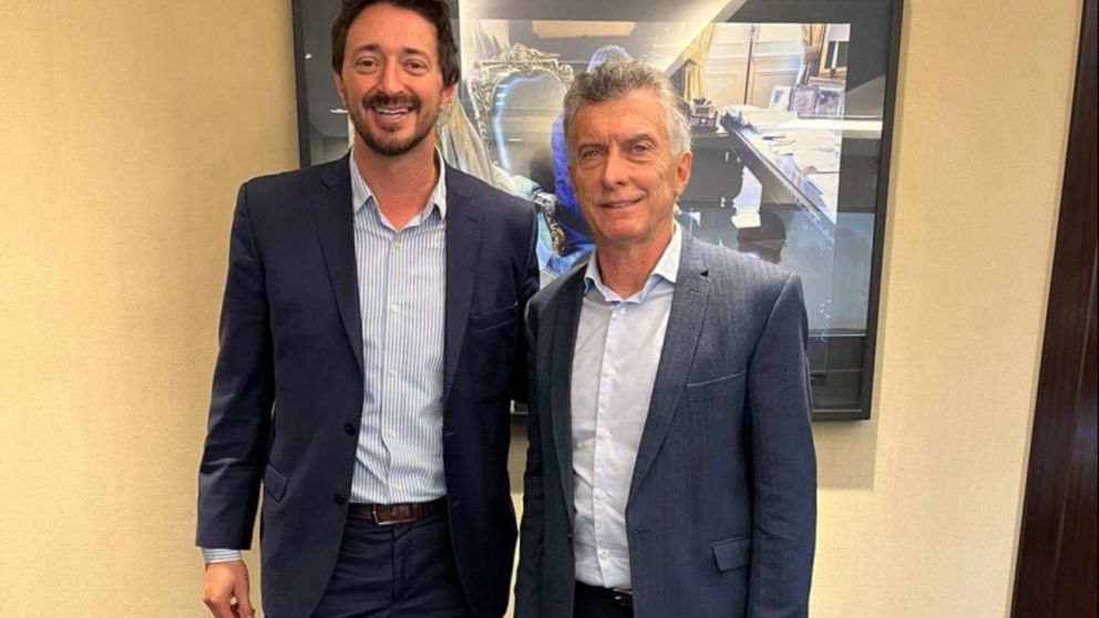 Martín Yeza junto a Mauricio Macri (Archivo).
