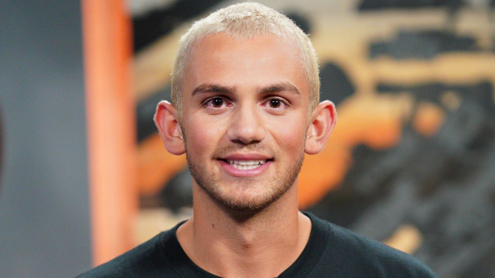 Tristen Ikaika, el adolescente que se hizo millonario vendiendo anillos hechos con cucharas.