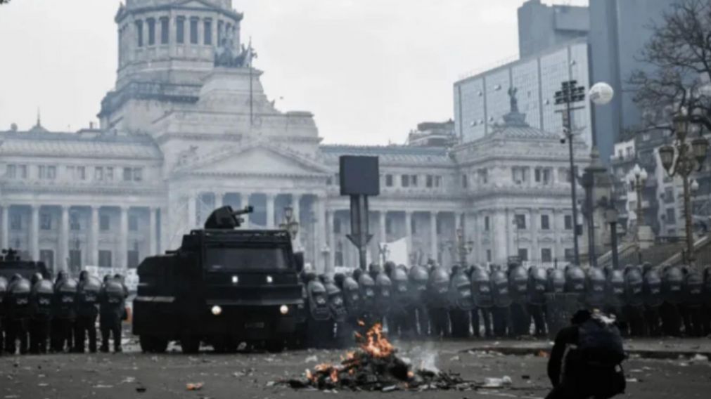 La causa corresponde a los incidentes del 12 de junio por la Ley Bases.