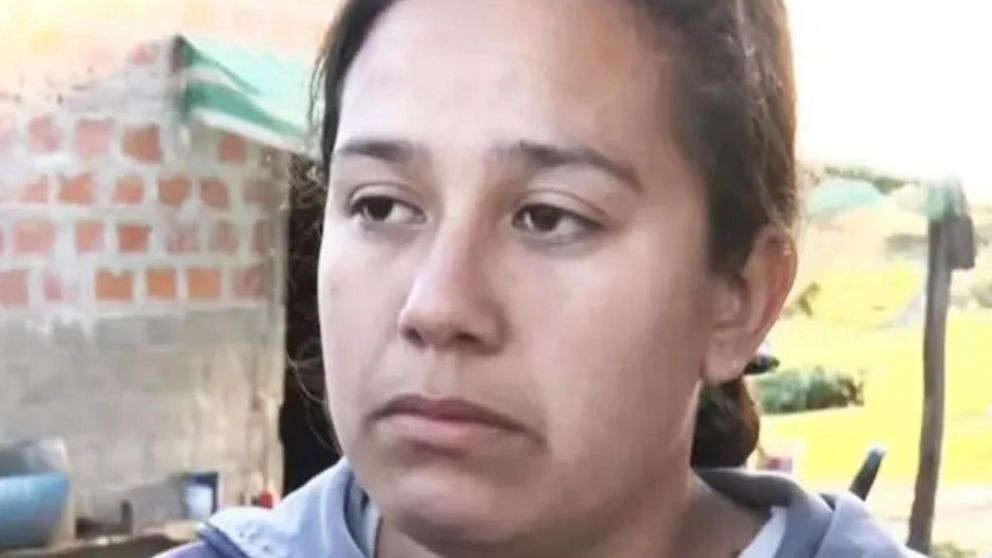 Camila colaboró en la reconstrucción junto a su hija.