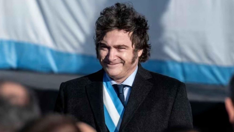 Javier Milei viaja a San Juan, previo al Pacto de Mayo en Tucumán.