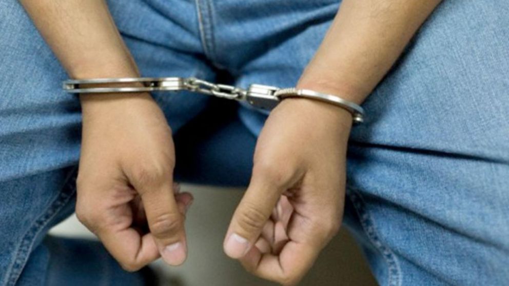 El adolescente fue capturado por los efectivos policiales.