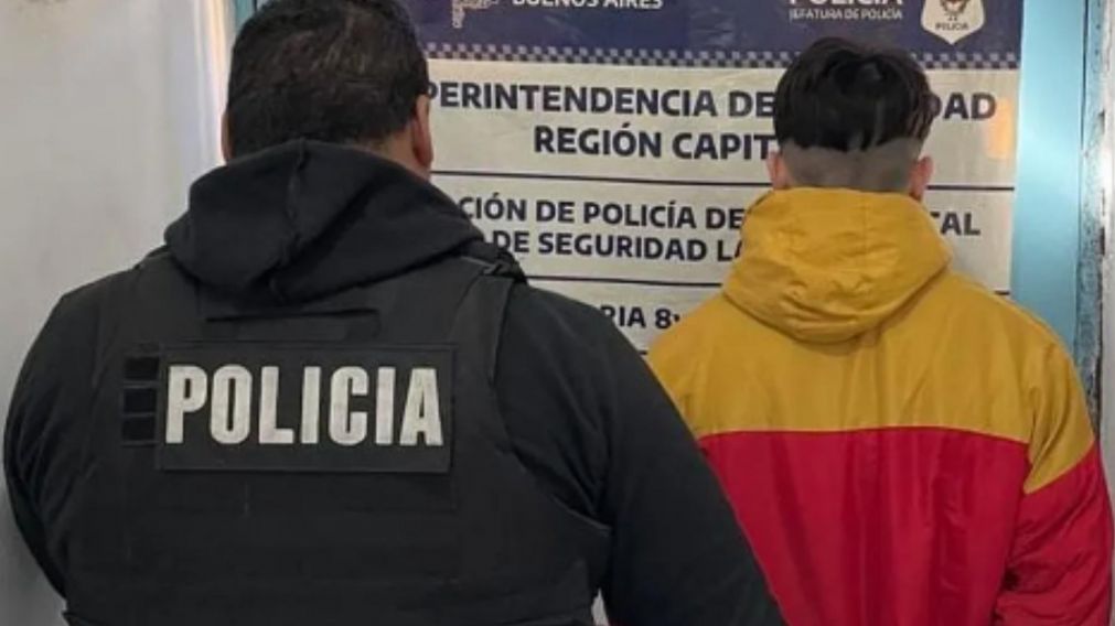 El adolescente fue llevado a la comisaría y quedó imputado.