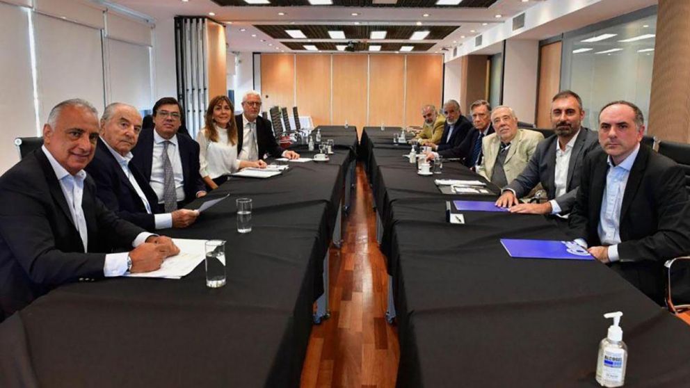 Los empleados de comercio acordaron un aumento trimestral: el básico alcanzará los $858.200