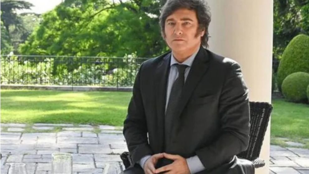 Javier Milei está en la Quinta de Olivos mientras avanza el debate por la Ley Bases.