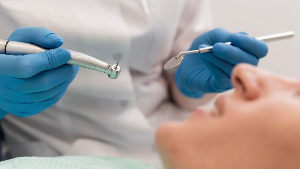 Una novedosa técnica nacional "salió a la luz" para eliminar caries (Imagen ilustrativa).