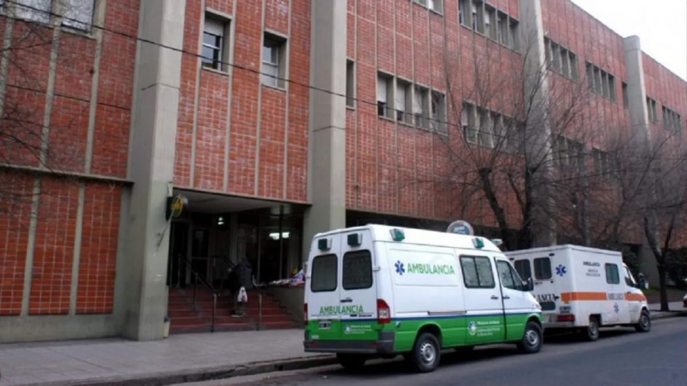 La nena fue llevada al hospital por su madre y su padrastro, quienes relataron que la misma había sufrido horas antes un traumatismo en el cráneo.