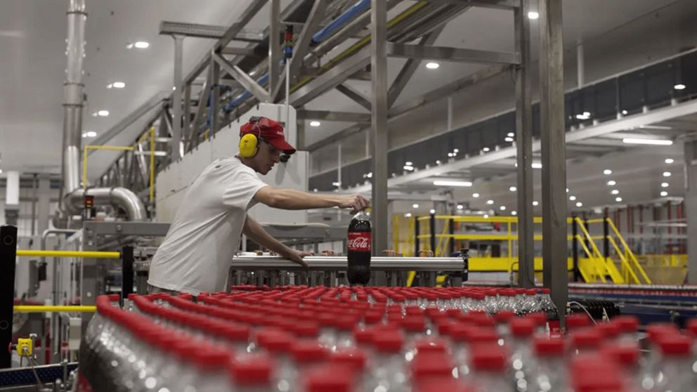 La empresa estadounidense ofrece empleo con pocos requisitos.