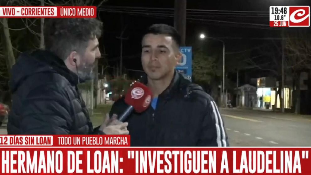 El hermano del menor habló durante la marcha para pedir la aparición de su hermano.