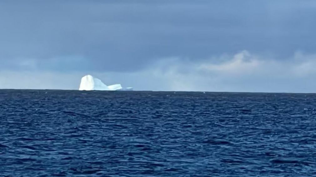 Se desconoce la medida del iceberg que se aproxima a la ciudad de Ushuaia (Prefectura Naval Argentina).