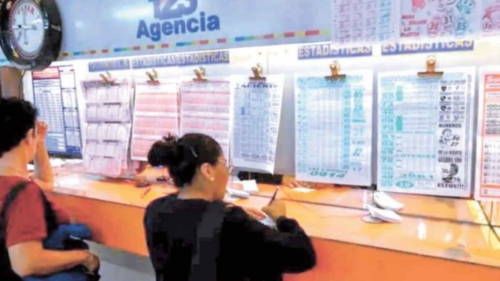 �N�meros y destino! Detr�s del sue�o de la salvaci�n: la vida de los jugadores de loter�a.