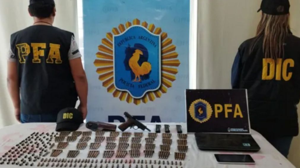 Los elementos secuestrados en uno de los dos allanamientos realizados en Chaco por la desaparición de Loan.