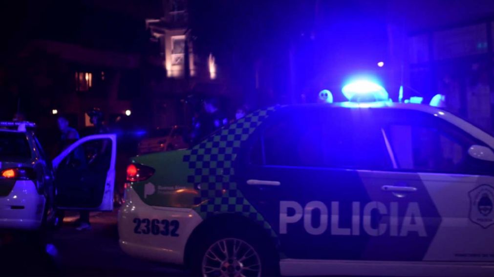 Los uniformados se apersonaron en el escenario del homicidio.