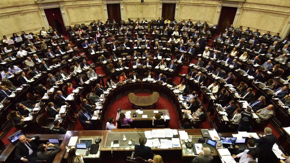 La reforma laboral de la Ley Bases avanza entre tensiones en el Congreso: la mirada de los expertos y los temores sindicales