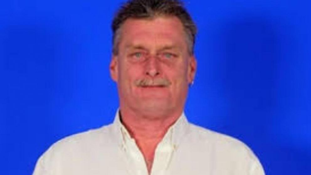 El hombre sufri� una dura noticia cuando sali� de la c�rcel (Twitter).