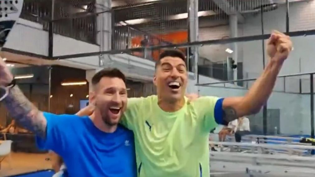 Lionel Messi y Luis Suárez jugaron un partido "caliente" de paddle.