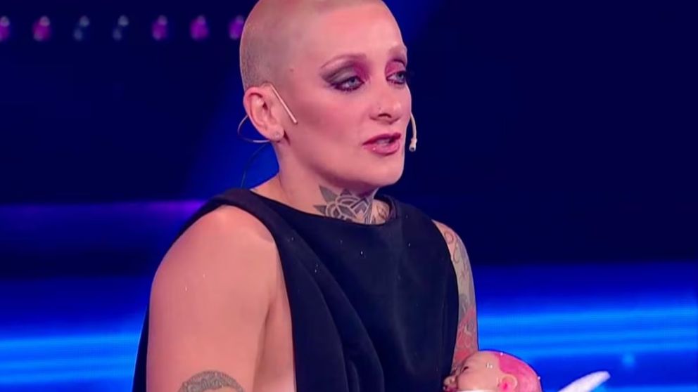 Furia apareció con un bebé de juguete en el debate de Gran Hermano y descolocó a todos (Imagen captura vídeo).