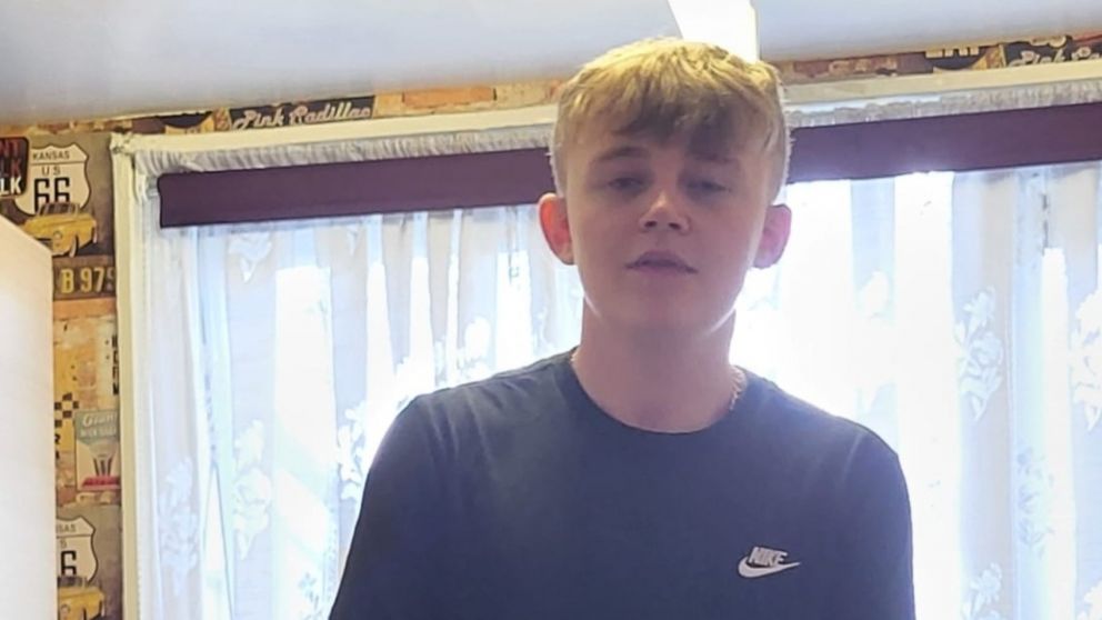 Un joven de 15 años murió tras caer por una cantera mientras intentaba salvar a una amiga (Imagen The Sun).