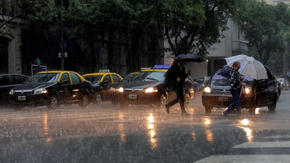 Medio país bajo alerta meteorológica amarilla: prevén TORMENTAS, VIENTOS y hasta NEVADAS, ¿qué pasa en Buenos Aires?