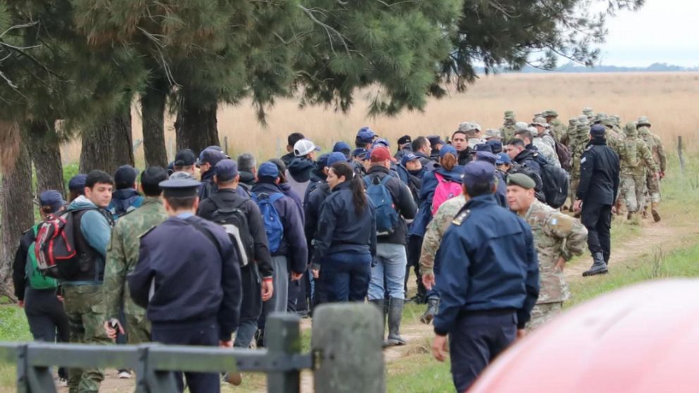 Más de 600 personas buscan al menor desaparecido desde el jueves.