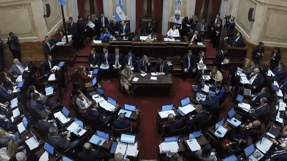 Senadora exige la expulsión del PJ para Scioli y los legisladores que acompañaron la Ley Bases: "No nos vencieron ni nos vencerán"