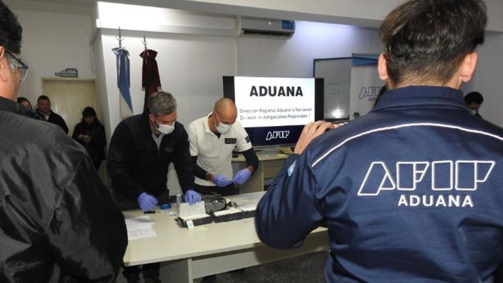 Agentes especializados de la Dirección General de Aduanas-AFIP descubrieron 6,5 kg de cocaína en un ómnibus de larga distancia en Salta.