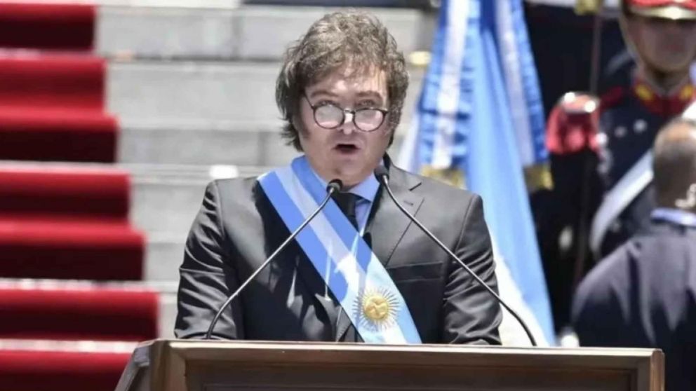 Javier Milei vuelve a Santa Fe para encabezar el acto por el D�a de la Bandera.
