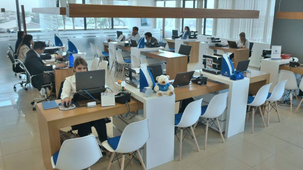 El grupo empresarial publicó vacantes que están destinas tanto a profesionales con título universitario como para personas que estén dando sus primeros pasos en el mercado laboral.