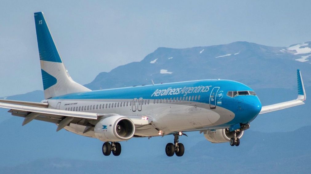 El Gobierno insiste en privatizar Aerolíneas Argentinas y otras empresas estatales