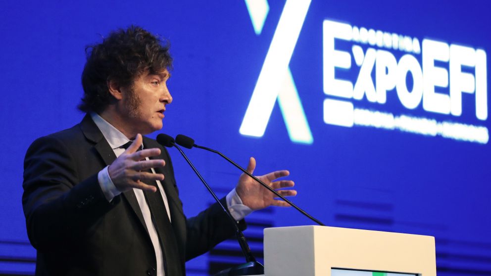 Milei advirti� mientras se debate Ley Bases: "Me van a tener que sacar muerto de la Rosada".