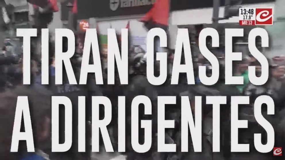 Represión en el Congreso: diputados fueron rociados con gas pimienta y recibieron asistencia