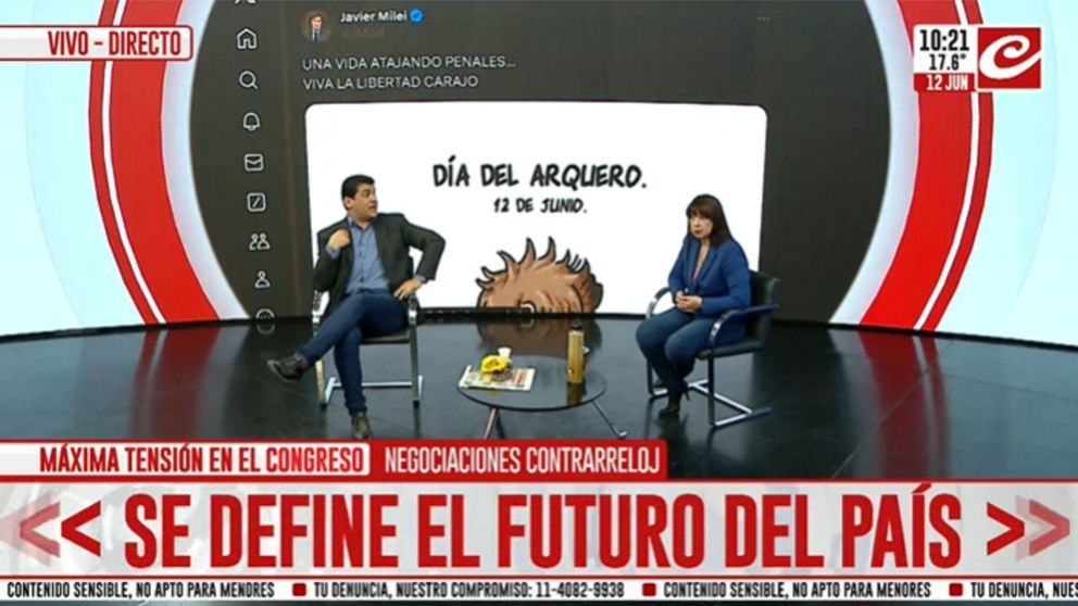 Javier Milei se tomó unos minutos y saludó a los arqueros en su día