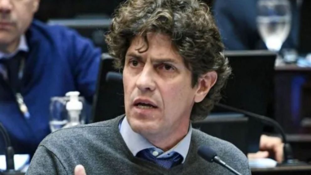 Martín Lousteau dará quorum para debatir la Ley Bases en el Senado.