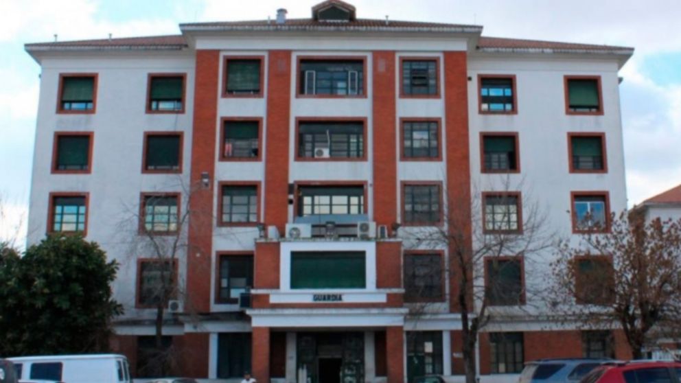 Al sospechoso, de 56 años, lo condujeron herido a este centro sanitario.