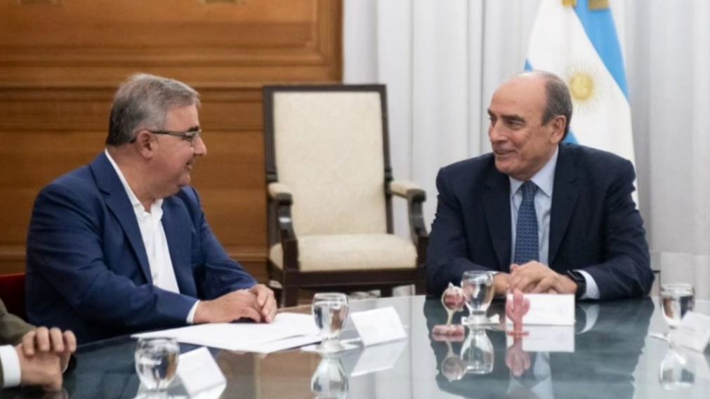 Guillermo Francos recibió a Raúl Jalil y firmó un convenio por obras.