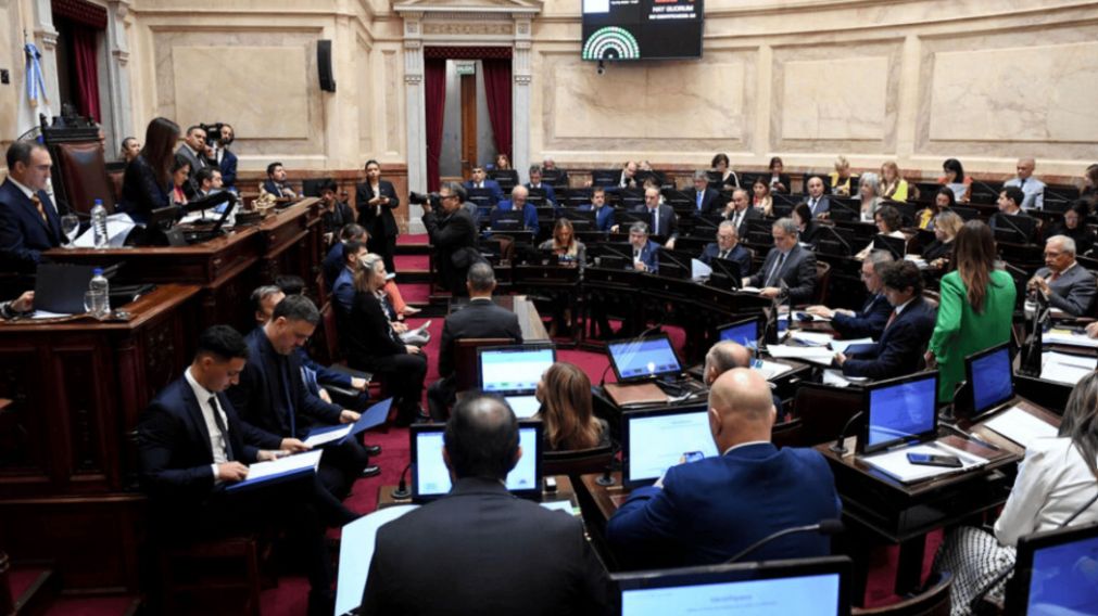 Comienza en el Senado el empadronamiento con toma de huella digital